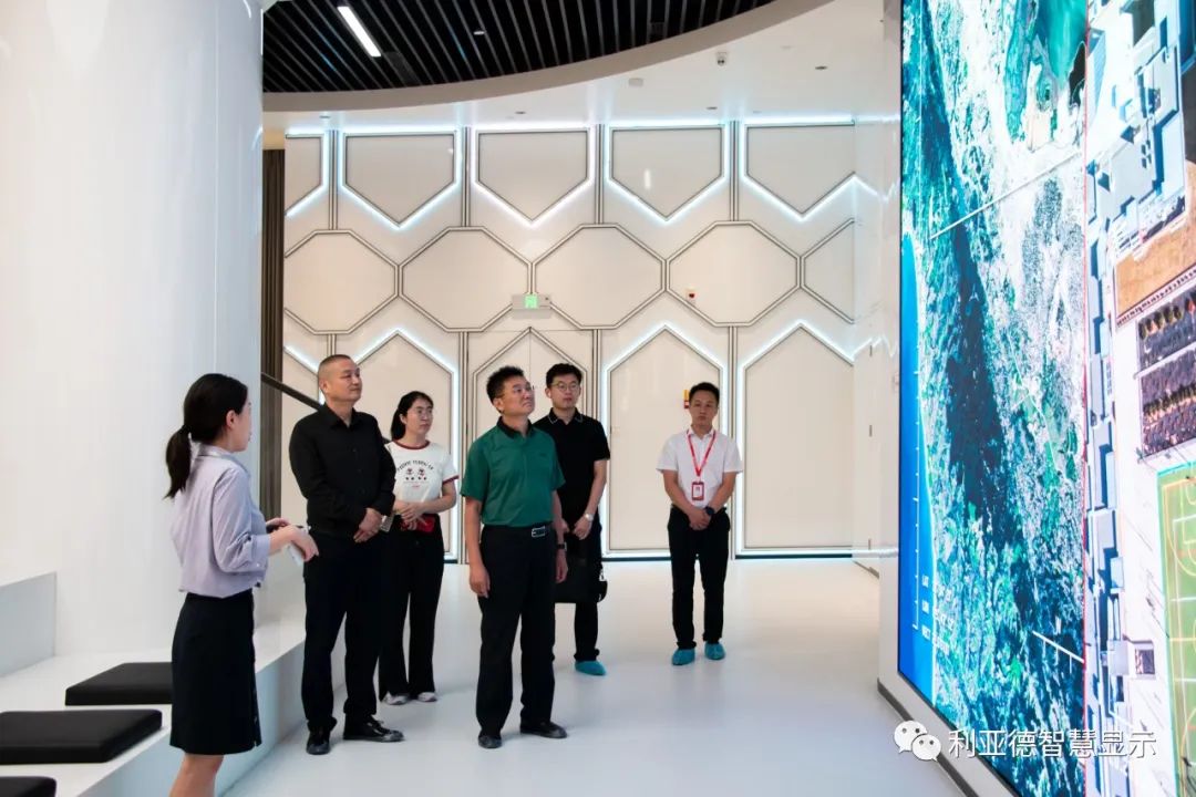 安徽省科技馆馆长方波一行莅临凯发(中国)官网南方总部参观调研