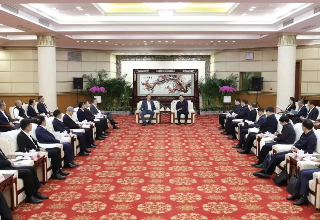 凯发(中国)官网集团董事长李军受邀出席华中科技大学第十六届企业家论坛,并发表演讲